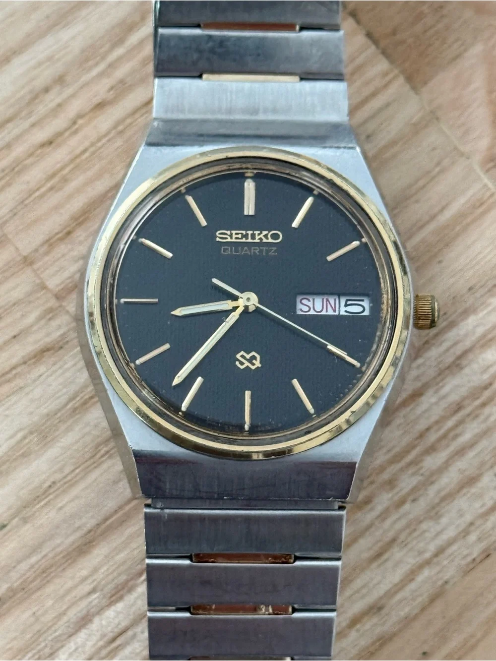 Seiko SQ Vintage Watch Gold Plated Bezel and Bracelet Black Dial Date Window